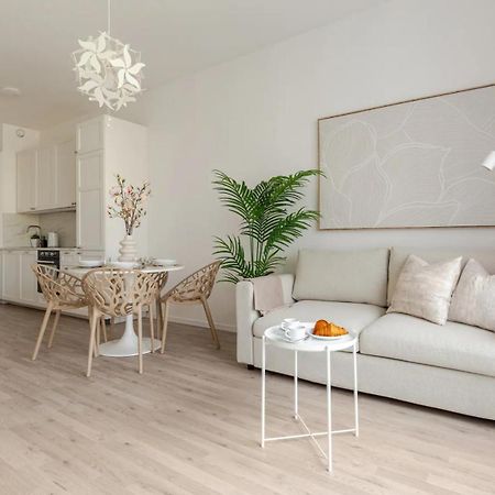 Magnolie Suite Presidential Garden Free Parking Pressburg Exterior foto